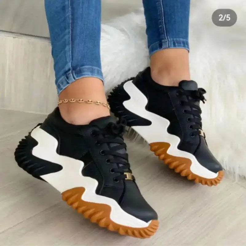 Women'S Trendy Plus-Size Sneakers- Black& White Color-Block Design with Wavy Pattern